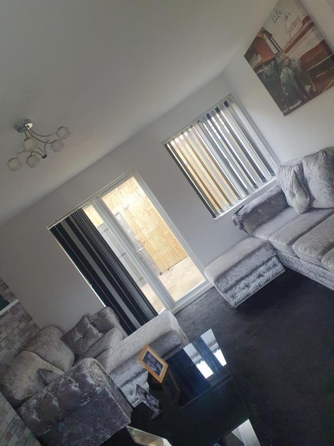 The Hawthorns Large Detached 3 Bedroom Family Home Сихем Экстерьер фото