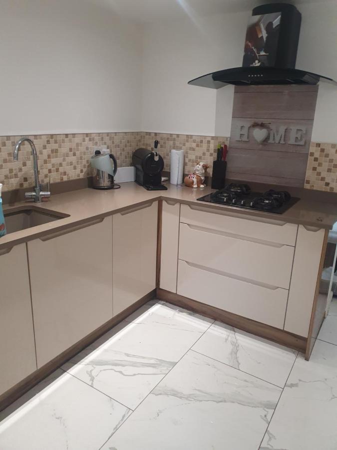 The Hawthorns Large Detached 3 Bedroom Family Home Сихем Экстерьер фото