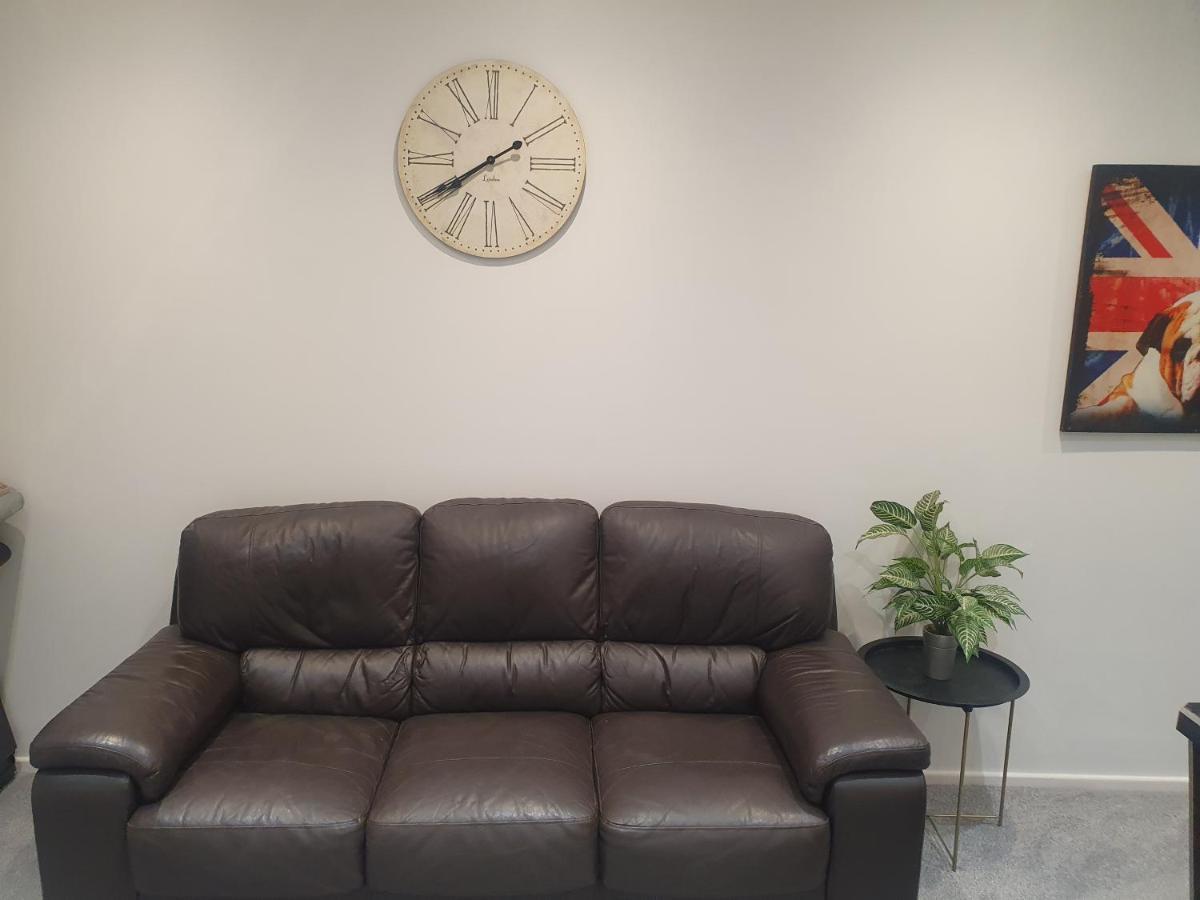 The Hawthorns Large Detached 3 Bedroom Family Home Сихем Экстерьер фото